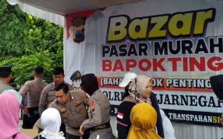 Jelang Nataru, Polres Banjarnegara Gelar Bazar Pasar Murah Sembako