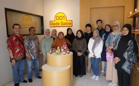 Ubaya Ajak UMKM Bawang Goreng Watuwungkuk Probolinggo Belajar Lapangan ke UMKM Dede Satoe Surabaya