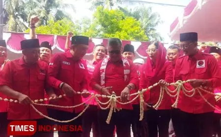 Sekjen DPP PDIP Hasto Kristiyanto Resmikan Kantor DPC PDIP Pacitan