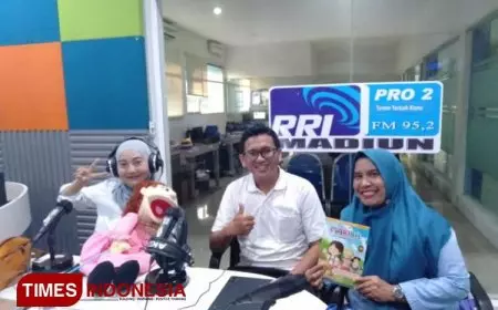 Dosen UNIPMA Bersama Marica Giatkan Literasi melalui Siaran di RRI Madiun
