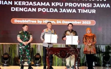 Gubernur Khofifah Saksikan Penandatanganan Perjanjian Kerja Sama KPU Jatim dan Polda Jatim
