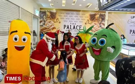 Serunya Natal di Matos, Santa Bagikan Seribu Coklat untuk Pengunjung