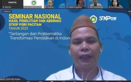 Seminar Nasional STKIP PGRI Pacitan Bahas Tantangan Transformasi Pendidikan