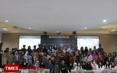 FK Ubaya Gandeng FK UGM Adakan Seminar Bioetika