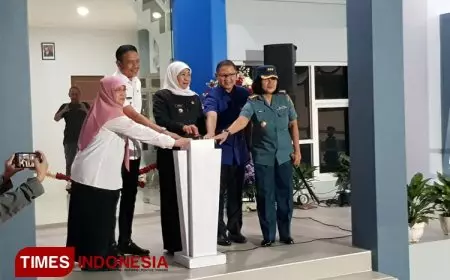 Gubernur Khofifah Resmikan Gedung Asrama di SMAN Taruna Nala Malang