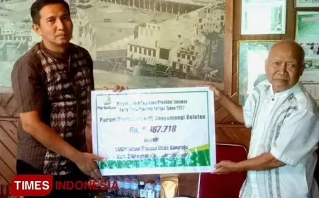 Dua Kelompok Warga Dapat Dana Bagi Hasil Produksi dari Perhutani Banyuwangi Selatan