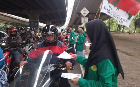 Menjelang Pemilu 2024, BEM UIC Jakarta Bagikan Ribuan Selembaran Serukan Pemilu Damai