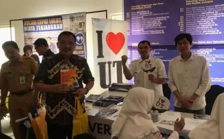 Bantu Siswa Dilema Pilih Universitas; UT Surabaya Perkenalkan Perguruan Tinggi Jarak Jauh