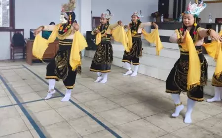 Estungkara Budayah Tim RBP Mahasiswa FIA Unisma Membangkitkan Eksistensi Kesenian Topeng Jabung