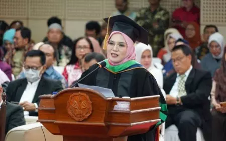 Ketua DWP UNJ Raih Gelar Doktor Dikdas Pascasarjana UNJ Dengan Predikat Pujian