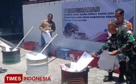 KPU Ponorogo Musnahkan Ribuan Surat Suara Pemilu 2024 yang Rusak
