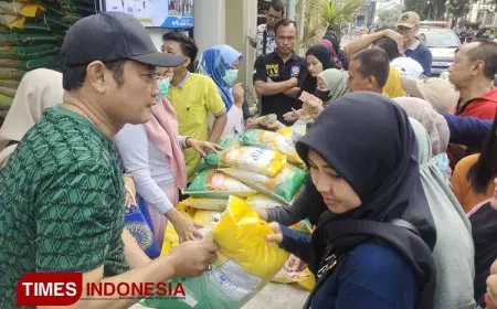 Pemkab Lamongan Gelar Operasi Pasar, Jual Beras dan Gula Murah untuk Masyarakat