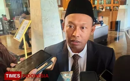 Meninggal Usai Kerja di Pabrik Triplek, KPU Bondowoso Beri Santunan Anggota KPPS