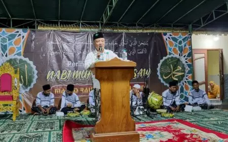 Pesan Wakil Rektor 2 Unisma Malang dalam Peringatan Isra' Miraj di Bawean