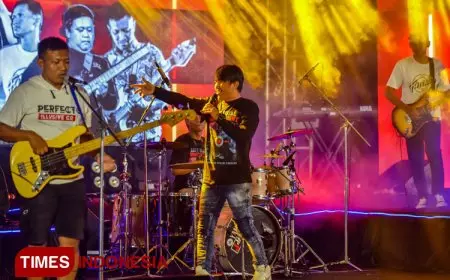 Konser Musik Meriah HUT ke&#45;15 BTI di Pasar Besar Among Tani Kota Batu