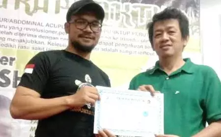 Sauqi Mubarok, Terapis Bekam Ahli Kiropraksi dan Guru Honorer