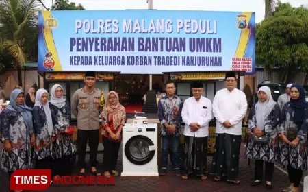 Kapolres Malang Serahkan Bantuan UMKM Bagi Keluarga Korban Tragedi KanjuruhanÂ