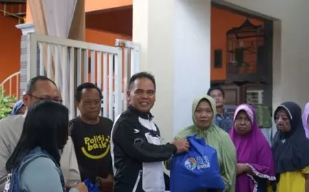 Gelar Safari Ramadhan ke&#45;2, BRI RO Surabaya Bagikan Paket Sembako untuk Anak Yatim dan Kaum Dhuafa