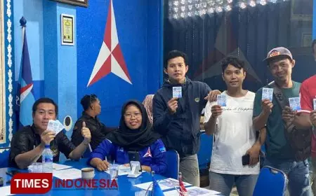 Bagikan Tiket Gratis Persewangi, Demokrat Banyuwangi Banjir Pujian dari Suporter