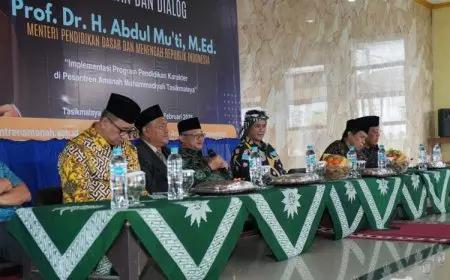 Mendikdasmen dan Komisi X DPR RI Kunjungi Sekolah, Tekankan Pentingnya Pendidikan Karakter