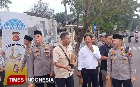 Gandeng IJTI dan PWI, Polres Cianjur Berbagi Takjil untuk Pererat dengan Masyarakat