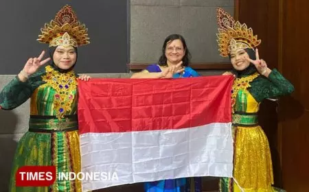 Keren, UNIPMA Madiun Kirim Dua Mahasiswa Ikuti Festival Vibrance 2025 di India