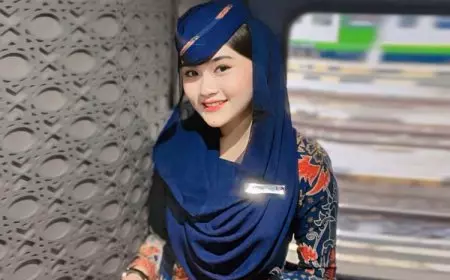 Miftahul Nur Khotimatus Sa’adah dan Pengalaman Menjadi Pramugari Kereta Api