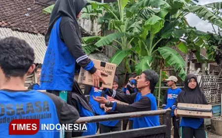 Raih Keberkahan Ramadan, OSIS SMKN 1 Pacitan Santuni Anak Yatim dan Duafa