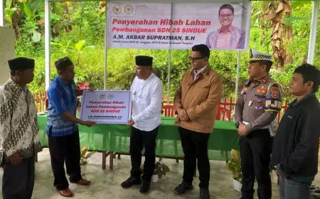Wakil Ketua MPR Akbar Supratman Hibahkan Lahan untuk SDN 25 Sindue Donggala