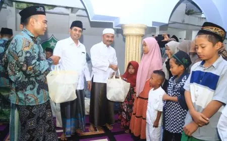 Kemenag dan Baznas Kabupaten Probolinggo Santuni Kaum Dhu'afa dan Anak Yatim
