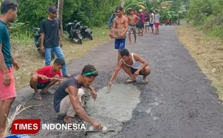 Pemuda Takofi Bersihkan Jalan Sambut Lebaran, Harap Perhatian Pemkot Ternate