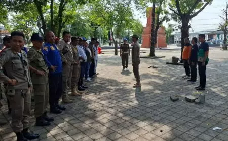 Pemkab Lakukan Penataan PKL di Kawasan Stadion Gelora Merdeka Kraksaan
