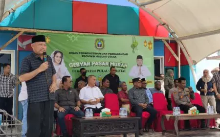 Pasar Murah Pemprov Malut Diapresiasi Bupati Morotai, Ini Pesan Wagub Sarbin Sehe