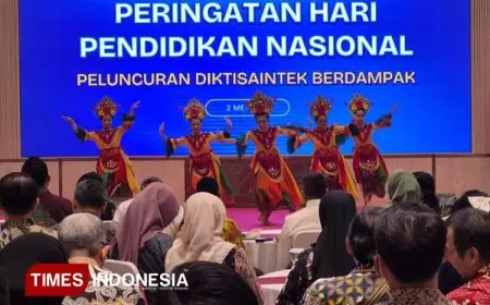 Mahasiswa UNJ Memukau di Hardiknas Kemendiktiristek Lewat Tari dan Lagu