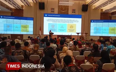 Hadiri MUNAS ADAKSI, Mendiktisaintek Minta ADAKSI Sabar Bina Dosen Muda dan Dorong Solusi Positif