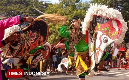 Ribuan Seniman Ramaikan Parade Jaranan Peringatan Hari Jadi Nganjuk ke-1088