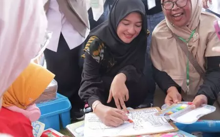 Ning Marisa Warnai Keceriaan Anak di Alun-alun Kota Kraksaan