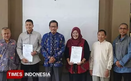 Penyerahan SK Pejabat Kaprodi dan Kenalkan Dosen Bidang Manajemen dan Teknik Informatika UWG Malang