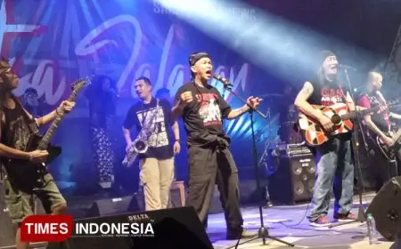 Anto Baret dan Musisi Legendaris Guncang Coban Kethak
