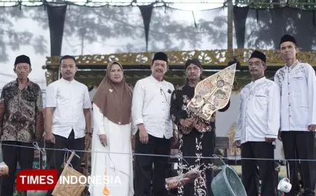 SMK Brantas Karangkates Malang Ngruwat Wujud Kepedulian Melestarikan Budaya Jawa