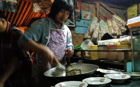 Mie Soden, Kuliner Malam Legendaris Selalu Dinanti di Batu