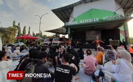 Berkesenian di Probolinggo, Gandes Gelar Acara HUT ke-9 di Halaman Gedung Kesenian