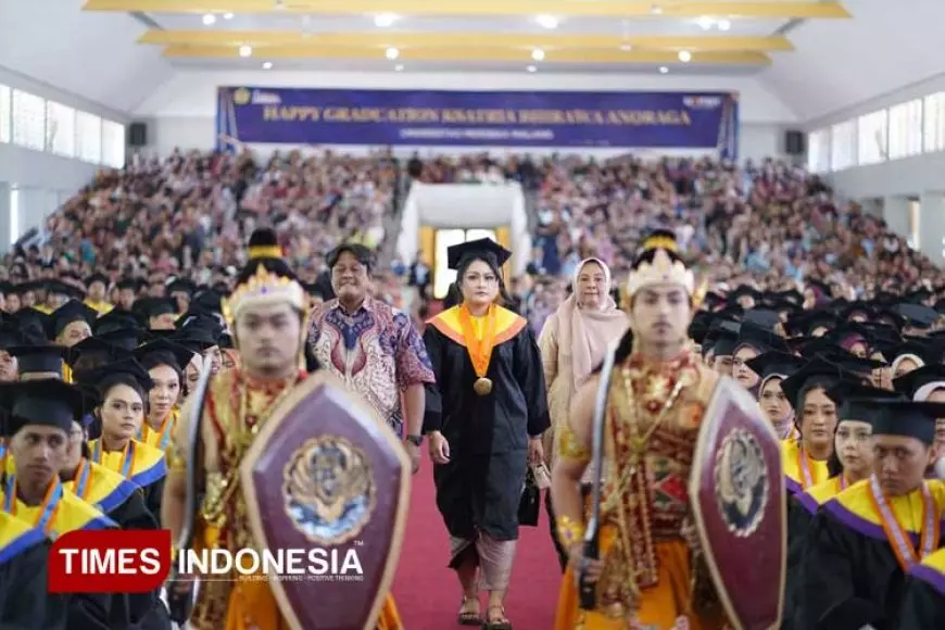 Wisuda UNMER Malang Semester Ganjil 2024/2025: Haru, Prestasi, dan Kejutan Sapi