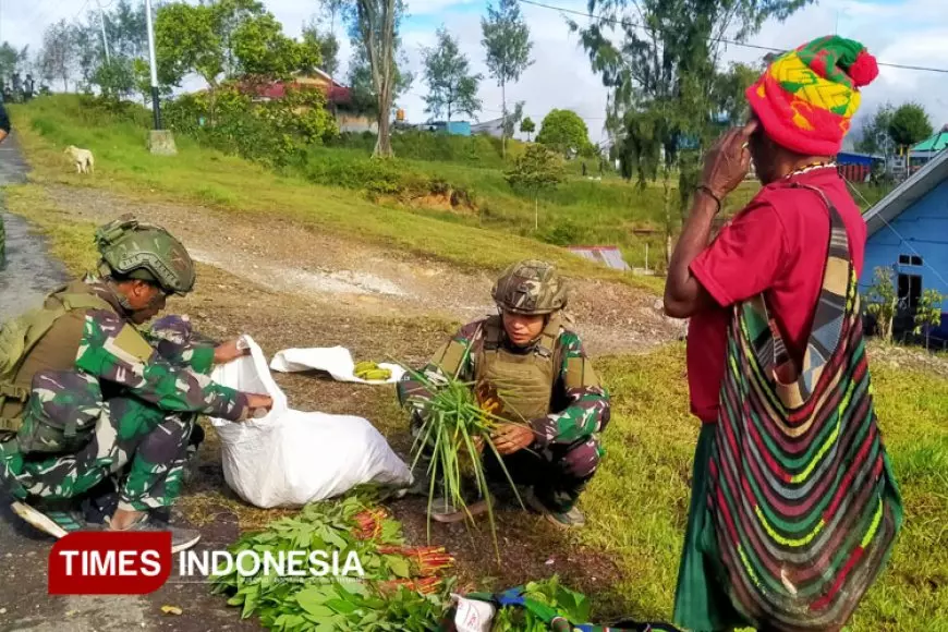 Dari Ladang ke Hati, Dari Kitab ke Damai: Aksi Tulus Satgas Yonif 500 Sikatan di Intan Jaya Papua