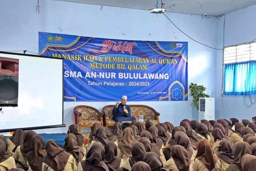 Talbiyah Menggema di SMA An Nur, Siswa Kelas XII Serius Ikuti Simulasi Haji