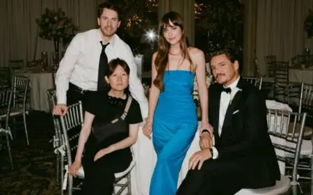 Chris Evans Terjebak Cinta Segitiga Bersama Dakota Johnson dan Pedro Pascal