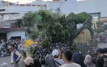 BRI BO Kaliasin Hadirkan 'Timun Mas' di Parade Surabaya Vaganza