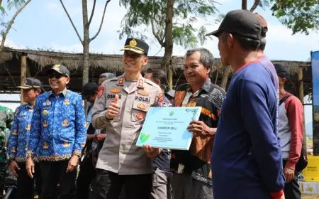 Polresta Malang Kota Ajak Forkopimda Salurkan Bantuan Alsintan dan Benih ke Petani