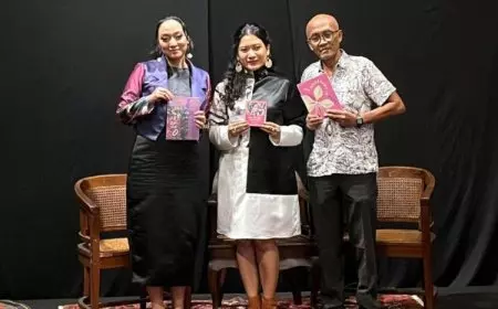 Hadania Luncurkan 2 Buku Seni dan Kartu Oracte