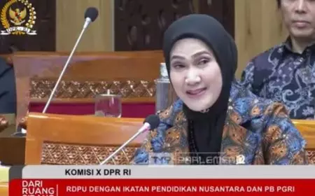 IPN dan PGRI Ramai&#45;ramai Datangi Senayan, Lita Machfud Arifin Desak Kepastian Hukum Bagi Guru Honorer